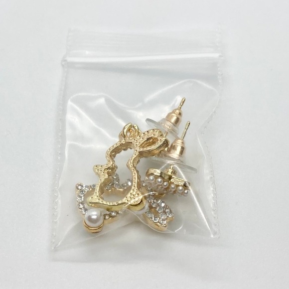 Pearl and Rhinestone Dangle Easter Bunny Rabbit Earring Pair - Picture 13 of 13